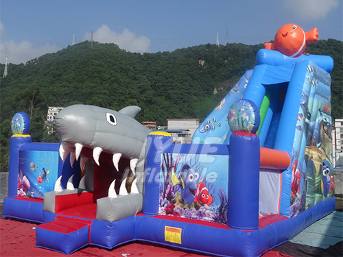 Inflatable fun city bouncer park